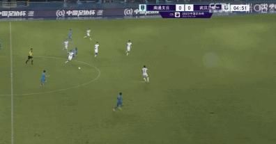 英超-布莱顿0-0西汉姆联 铁锤仍第6海鸥升第7北京时间3:30，英超第20轮西汉姆联主场迎战布莱顿。